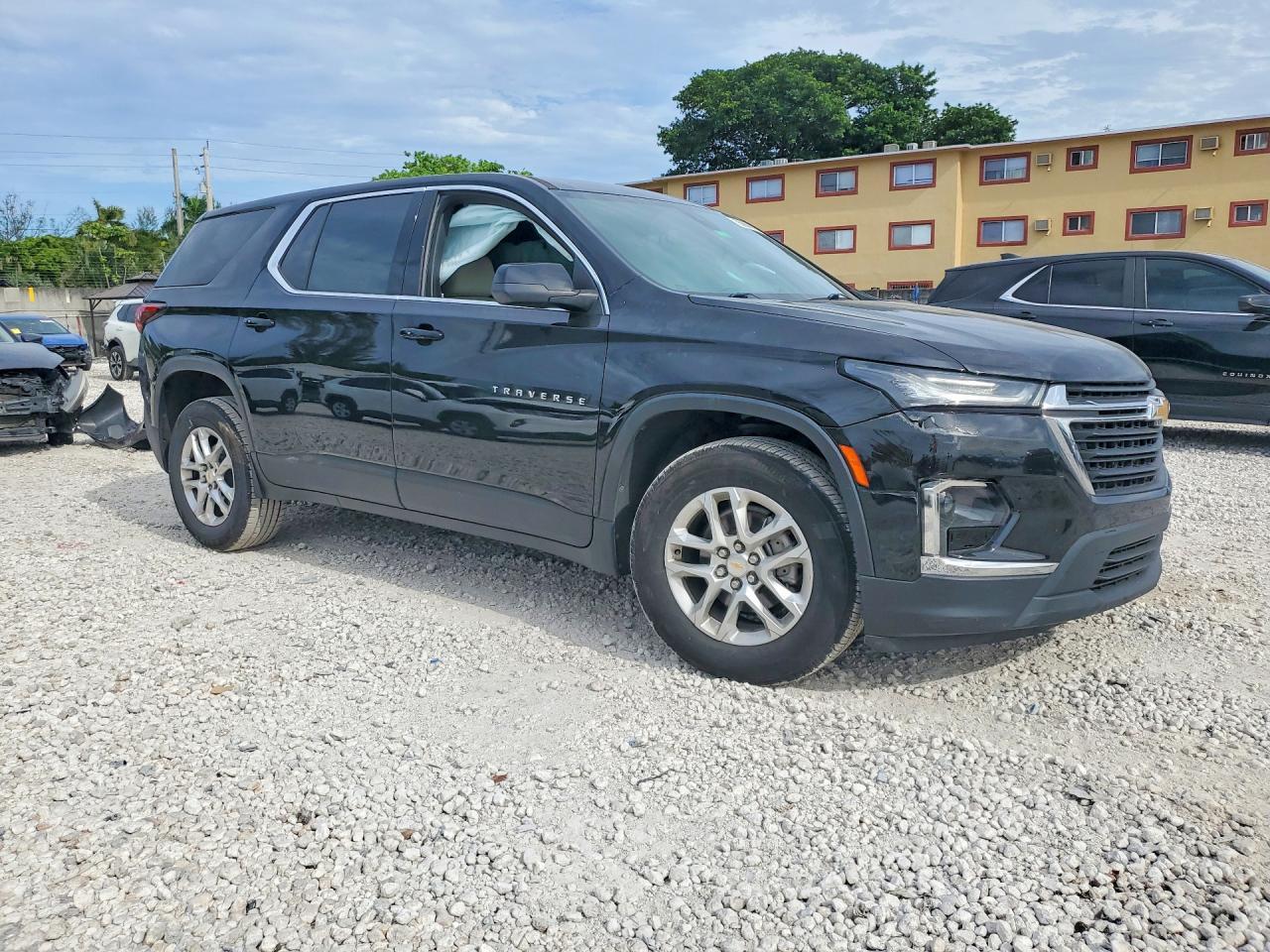 2023 Chevrolet Traverse Ls - Фото 4