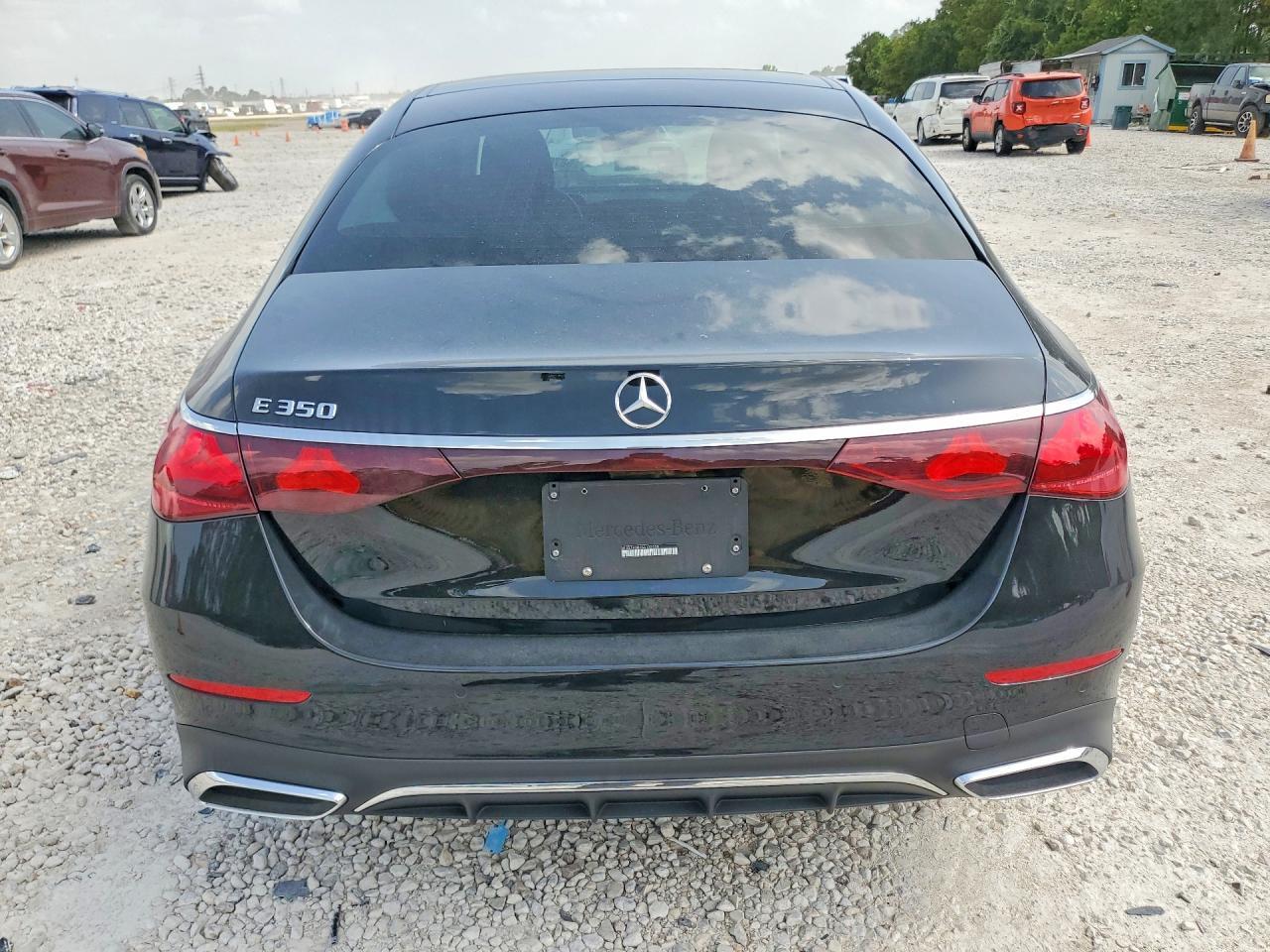 2025 Mercedes-Benz E 350 - Фото 6