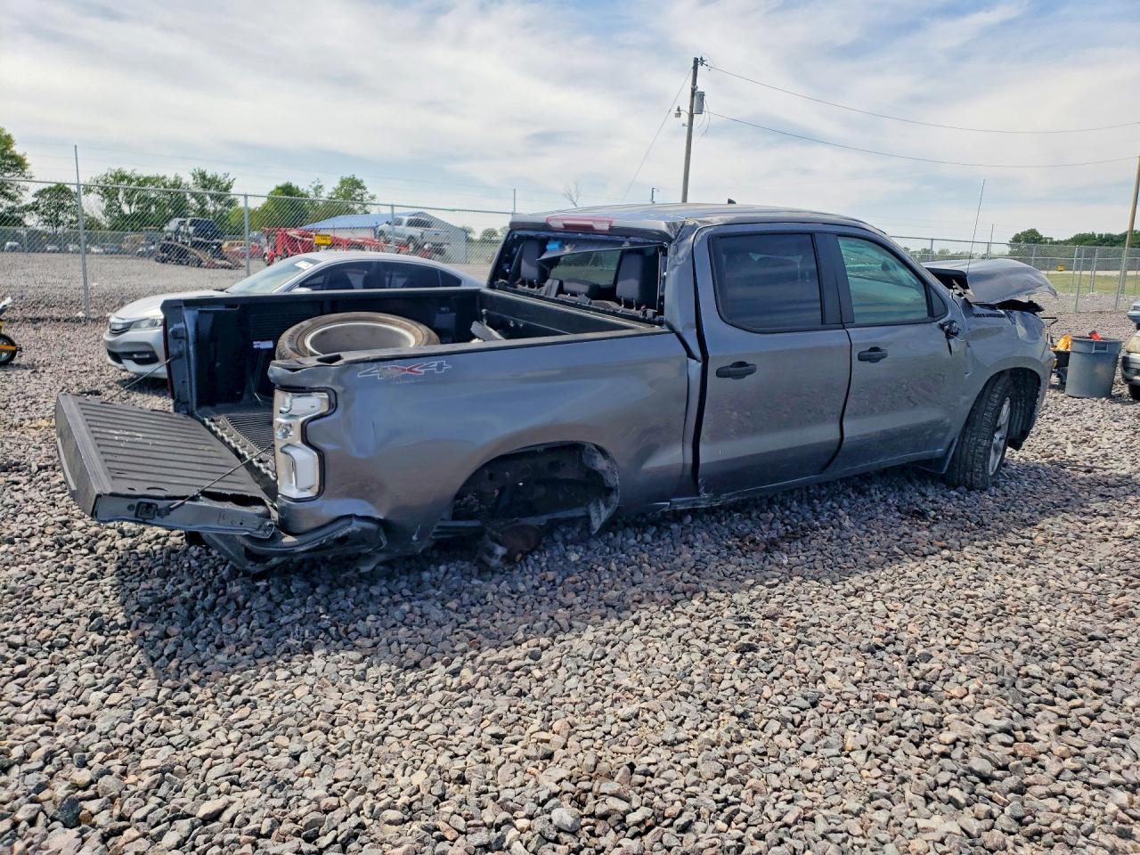 2021 Chevrolet Silverado K1500 Custom - Фото 3