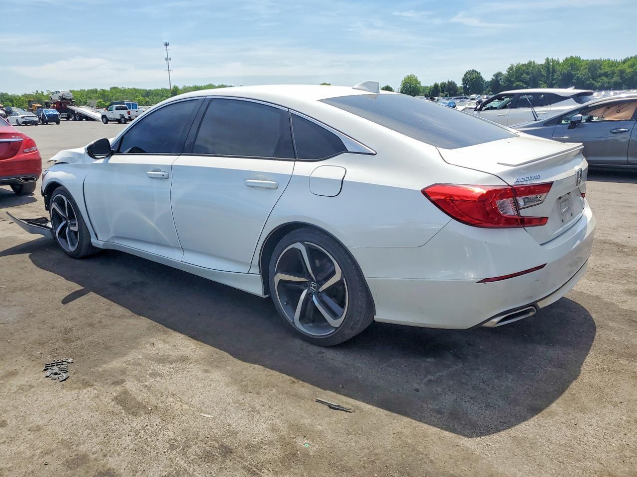 2019 Honda Accord Sport - Image 2