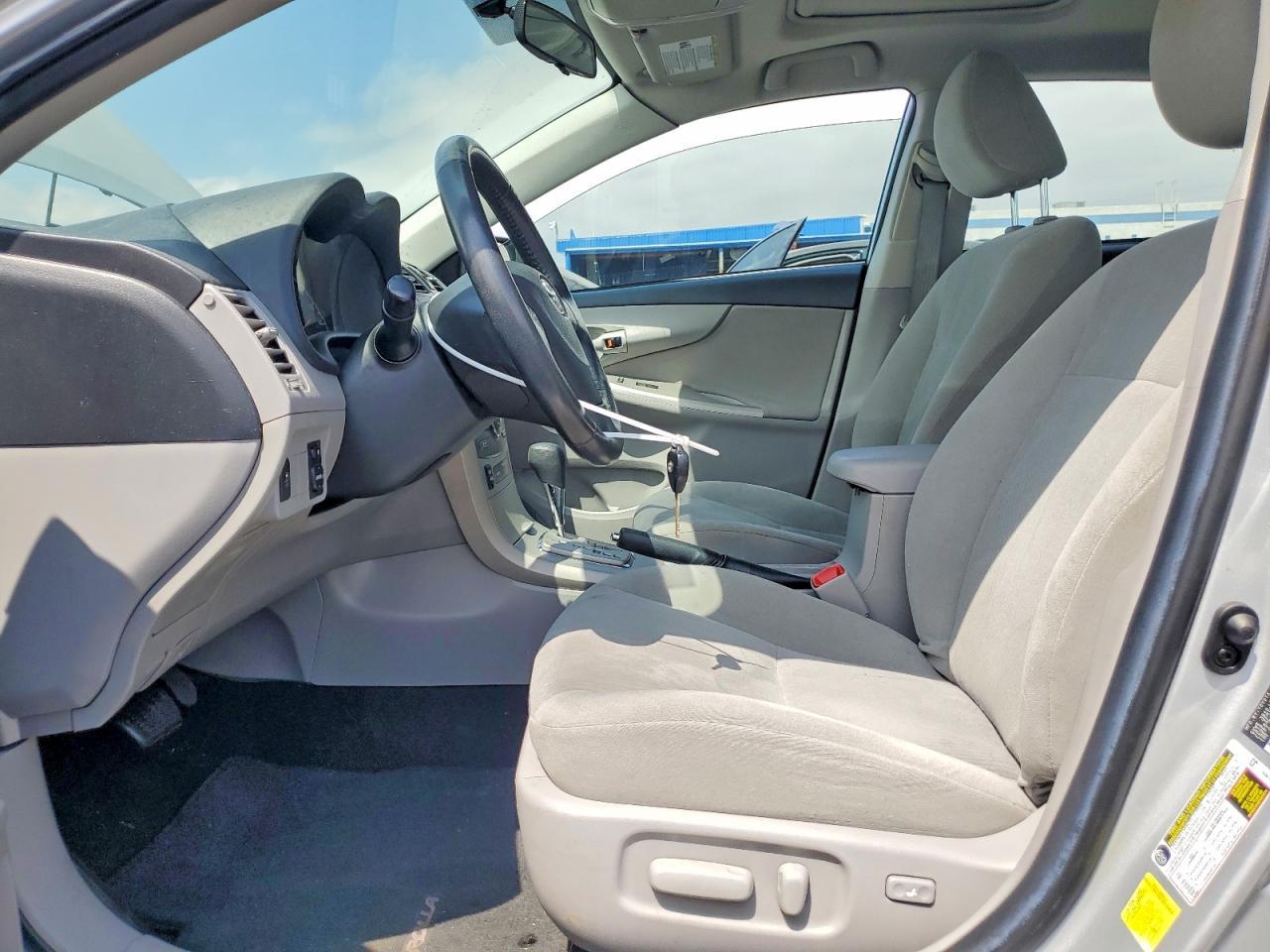 2013 Toyota Corolla Le - Image 7