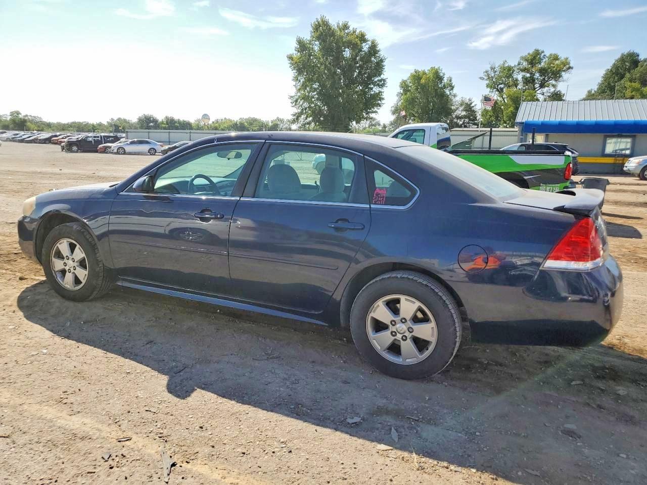 2010 Chevrolet Impala Lt - Image 2
