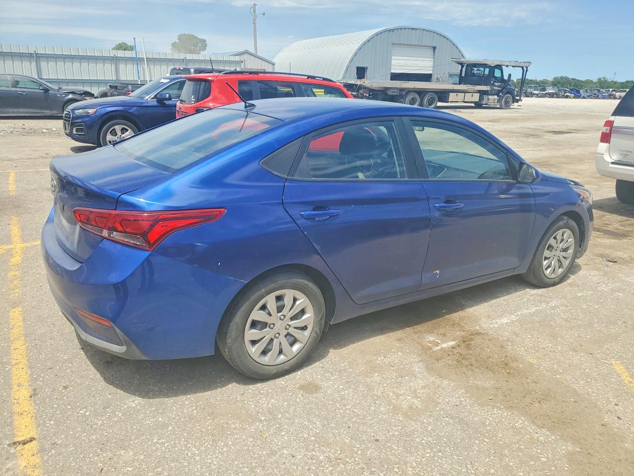 2021 Hyundai Accent Se - Фото 3