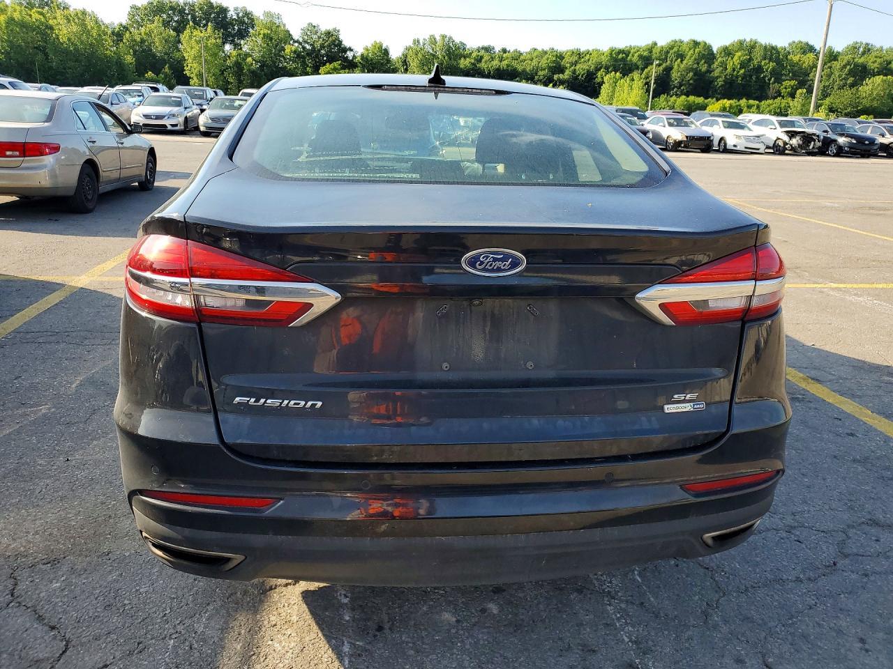 2020 Ford Fusion Se - Фото 6