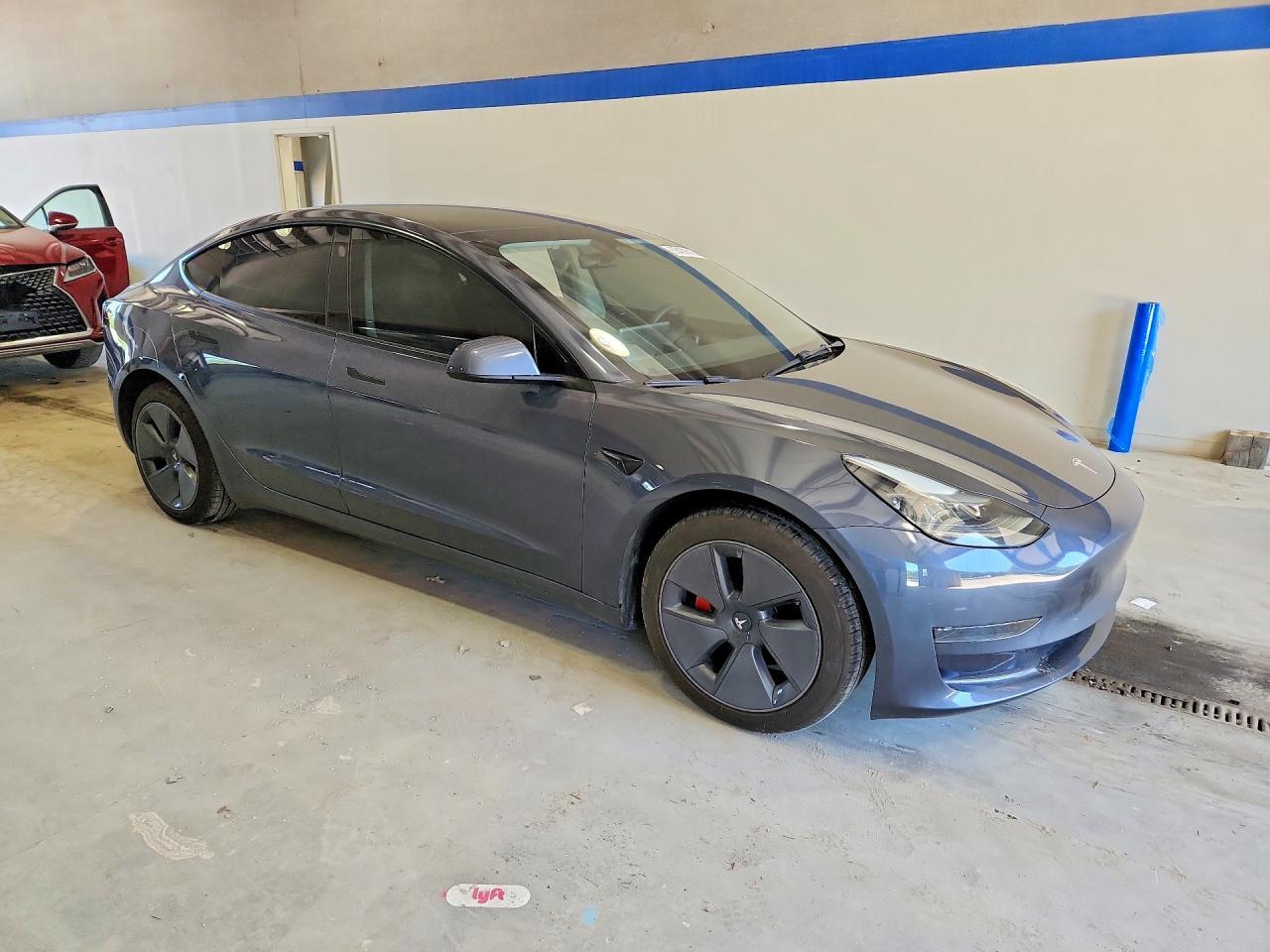 2023 Tesla Model 3 - Фото 4