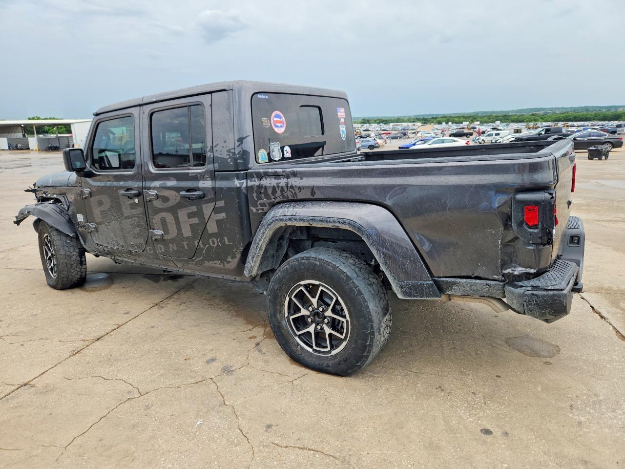 2025 Jeep Gladiator Sport - Image 2