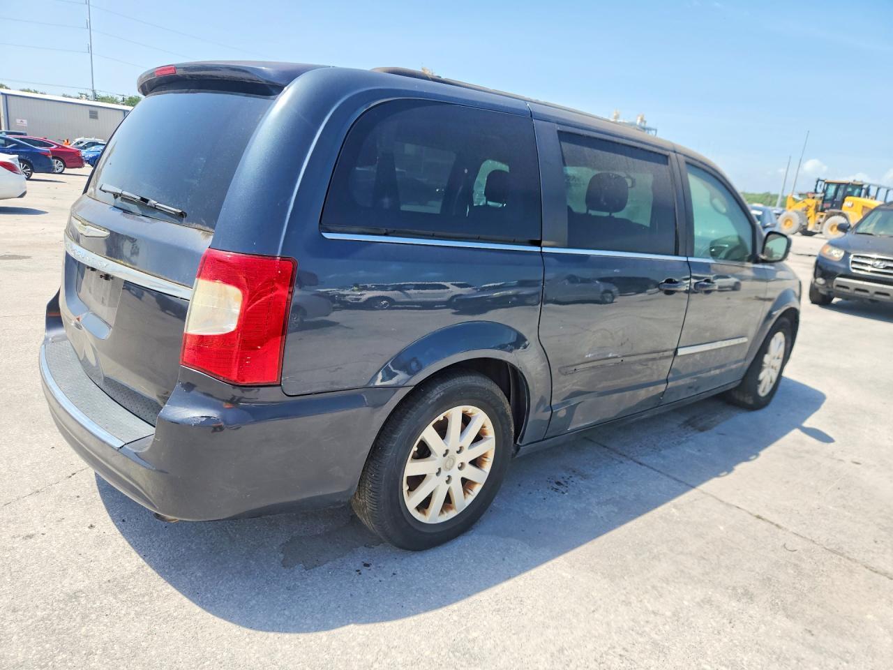 2014 Chrysler Town & Country Touring - Фото 3