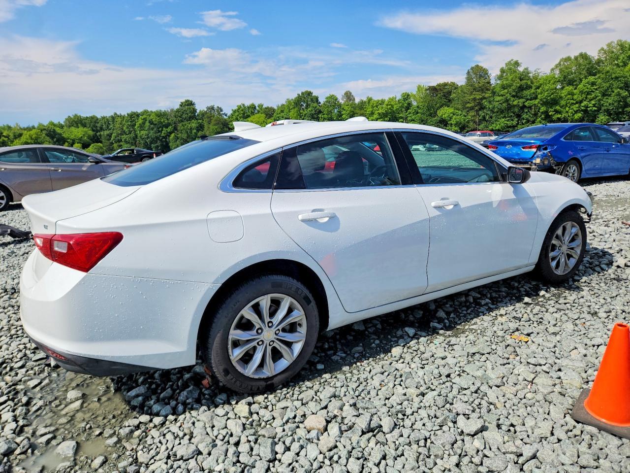 2023 Chevrolet Malibu Lt - Image 3