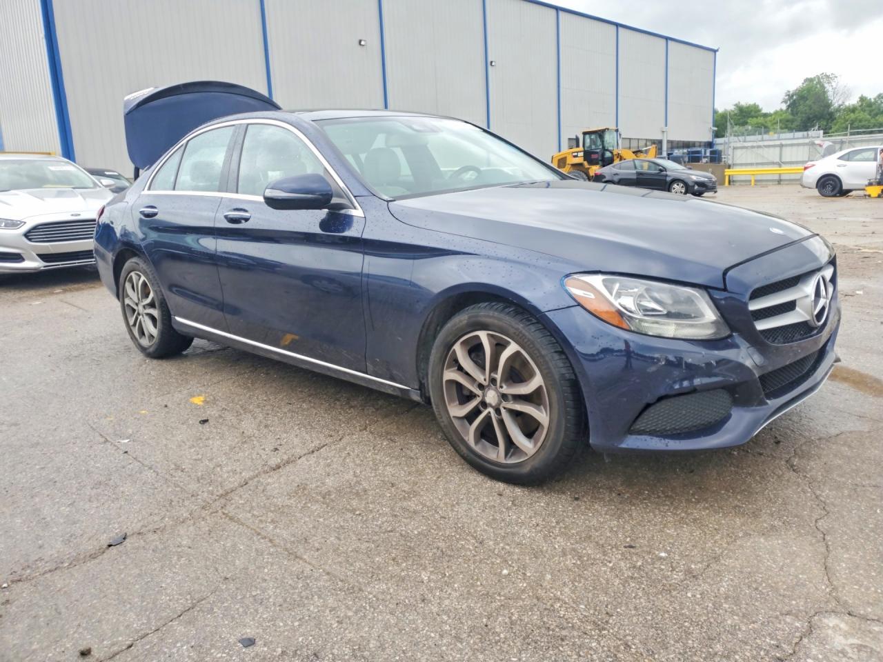 2016 Mercedes-Benz C 300 4Matic - Фото 4