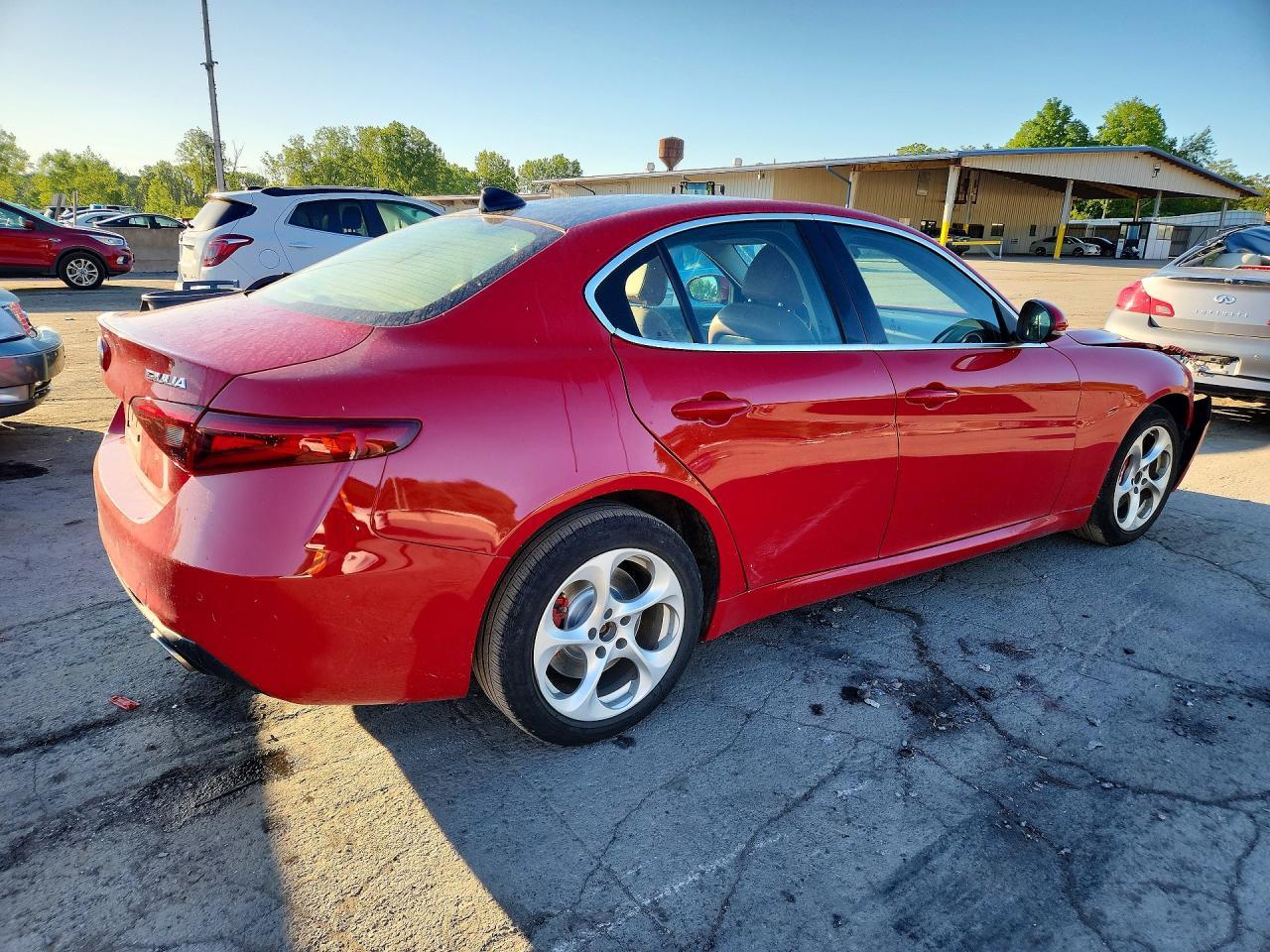 2019 Alfa Romeo Giulia - Фото 3