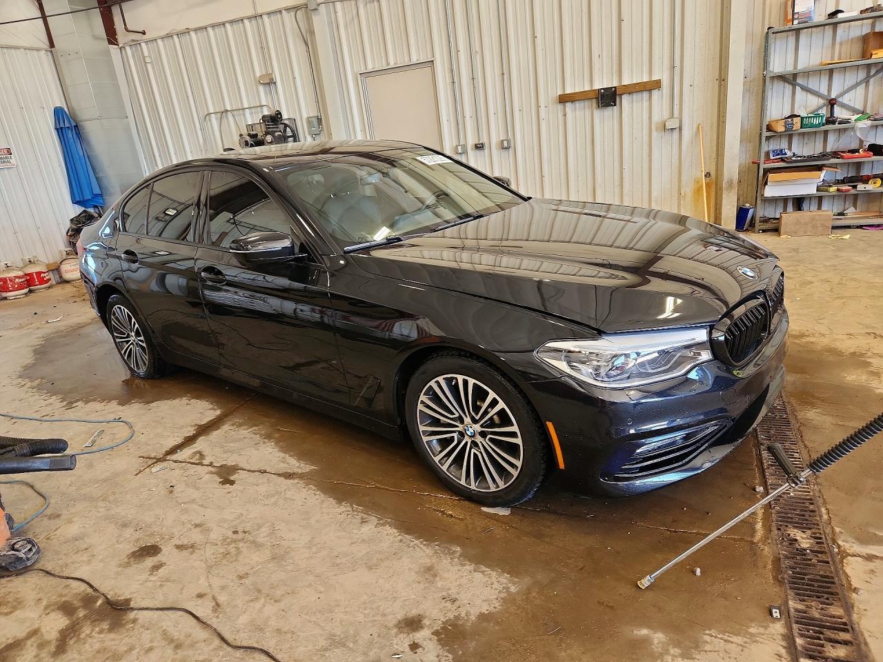 2017 BMW 540 Xi - Image 4