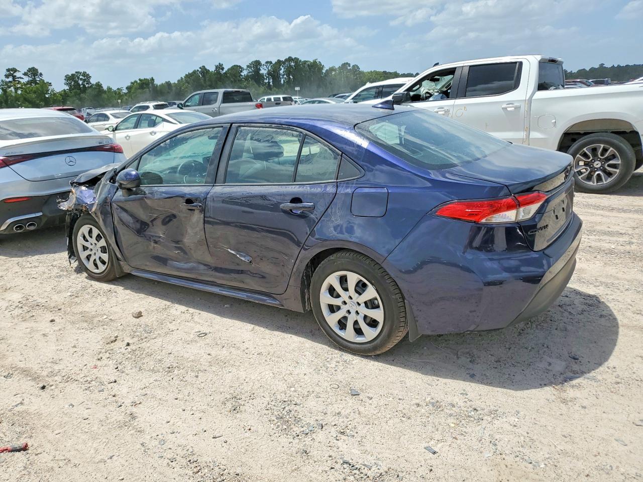2026 Toyota Corolla Le - Фото 2
