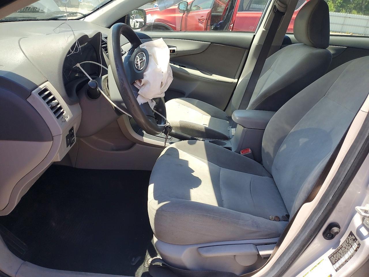 2009 Toyota Corolla Le - Image 7