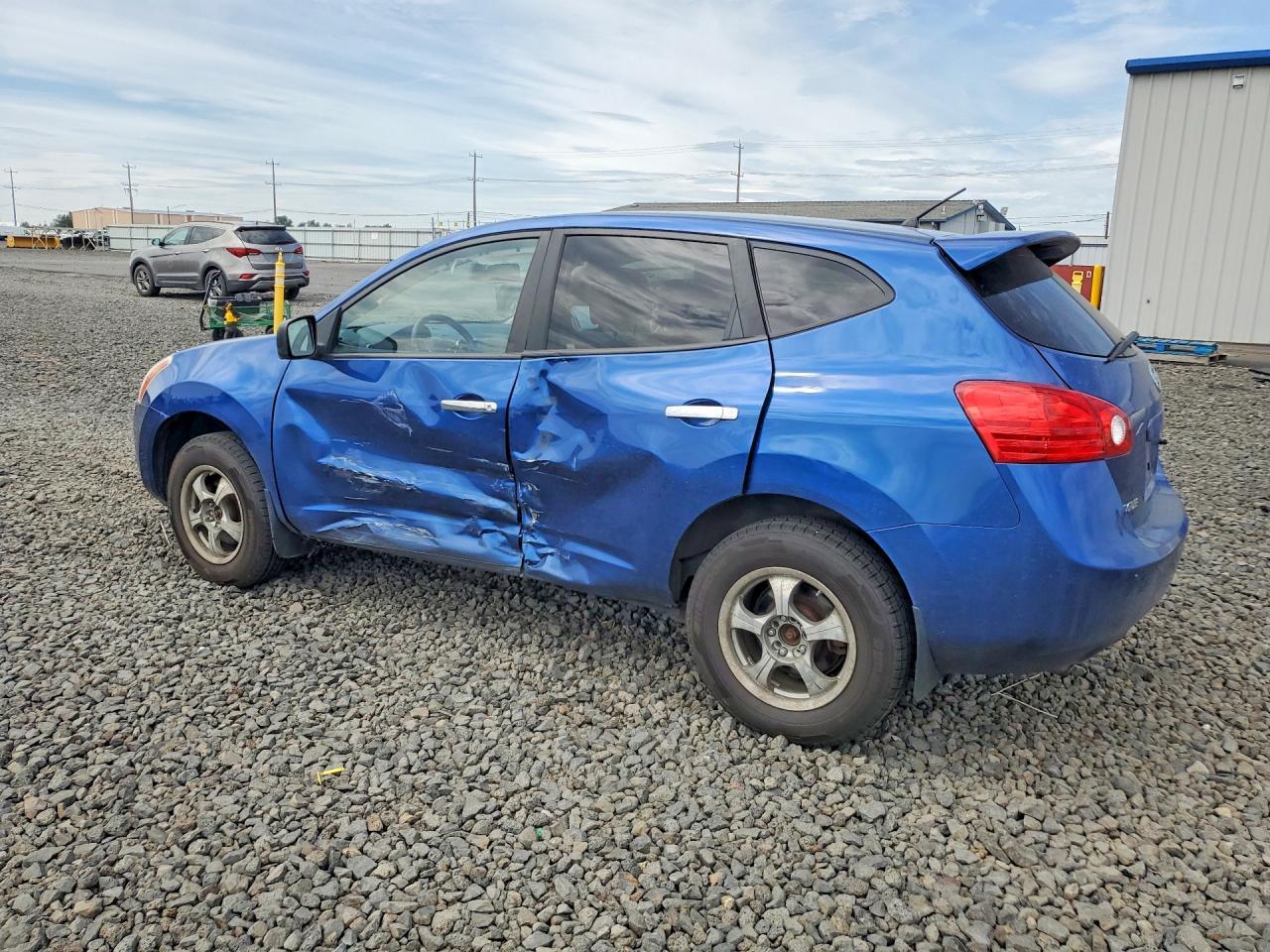 2010 Nissan Rogue S - Image 2