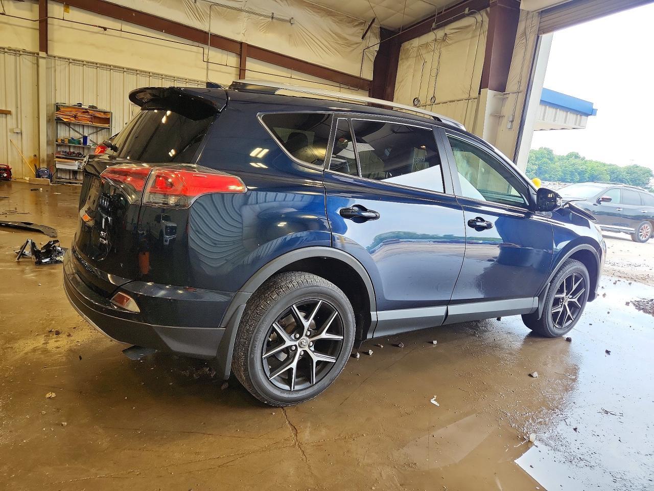 2018 Toyota Rav4 Se - Фото 3