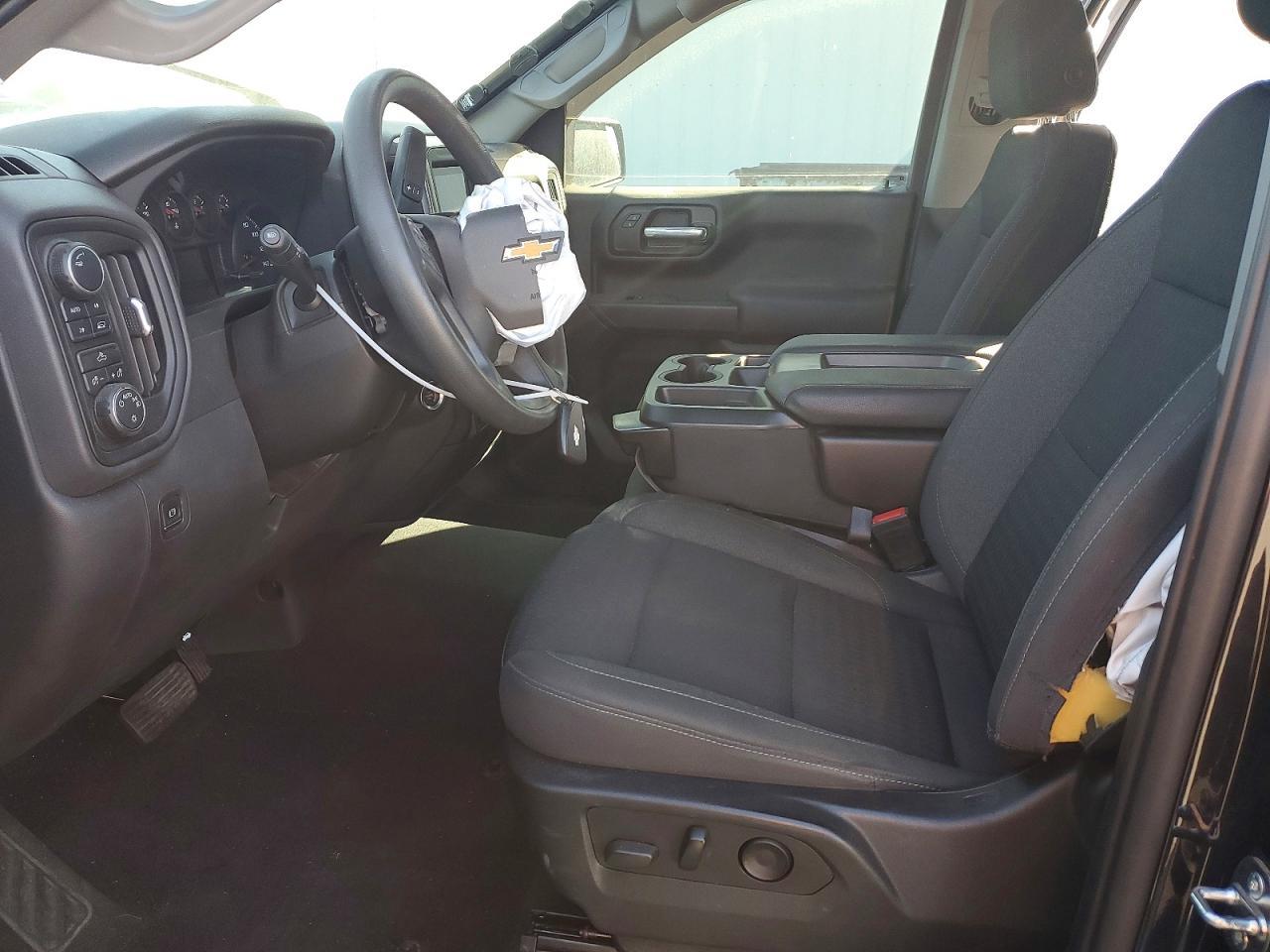 2022 Chevrolet Silverado K1500 Custom - Фото 7