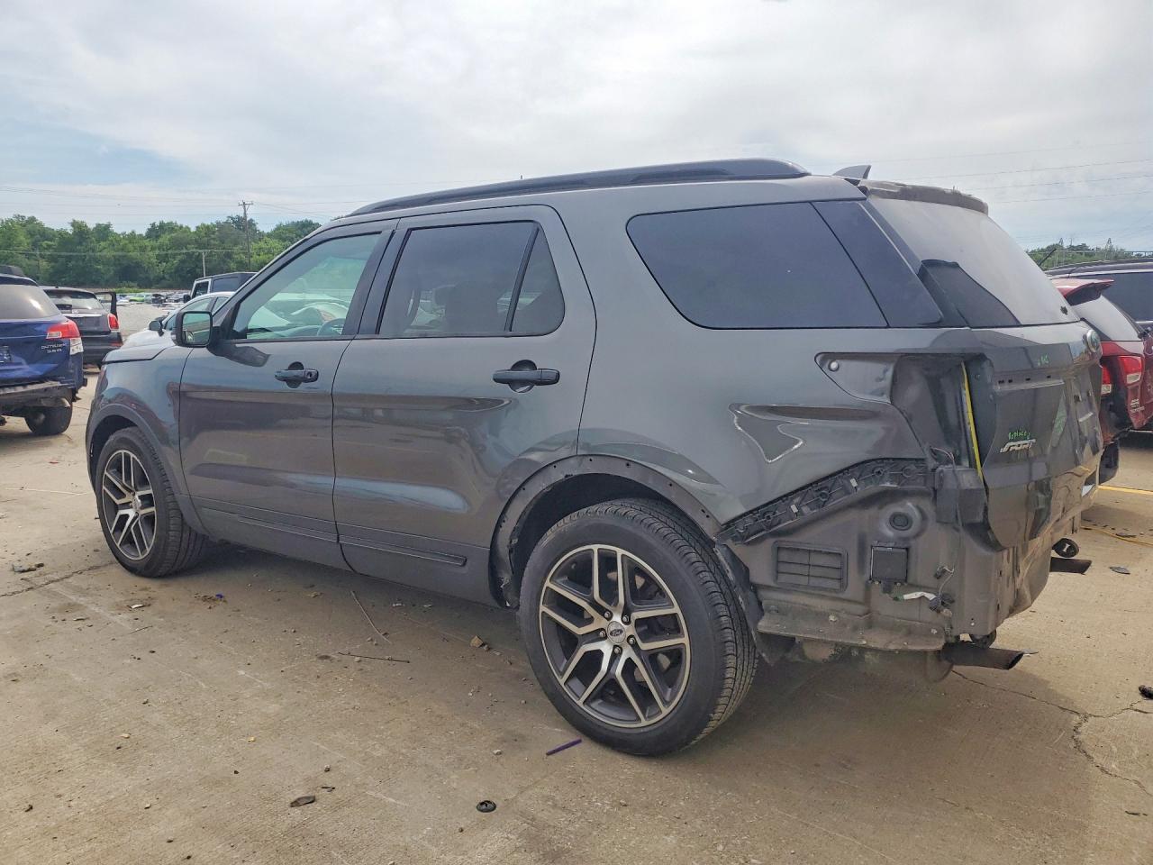 2016 Ford Explorer Sport - Фото 2