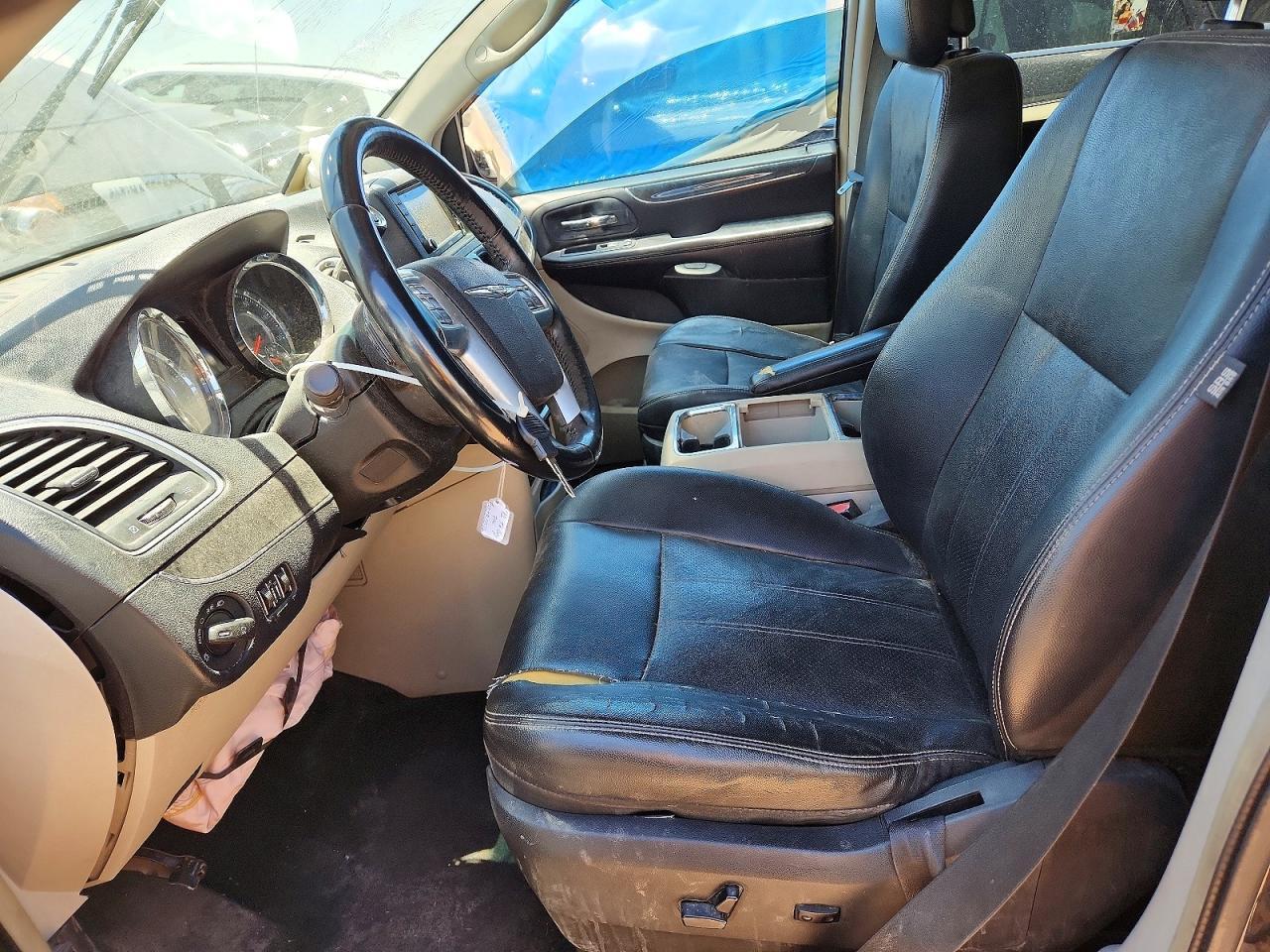 2012 Chrysler Town & Country Touring - Фото 7