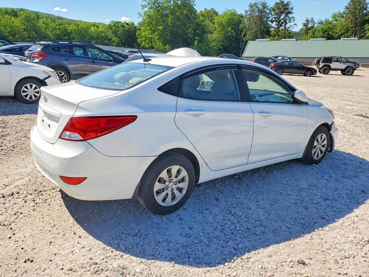 2016 Hyundai Accent Se - Фото 3
