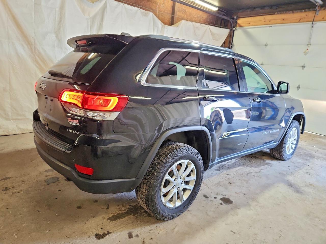 2021 Jeep Grand Cherokee Laredo - Image 3
