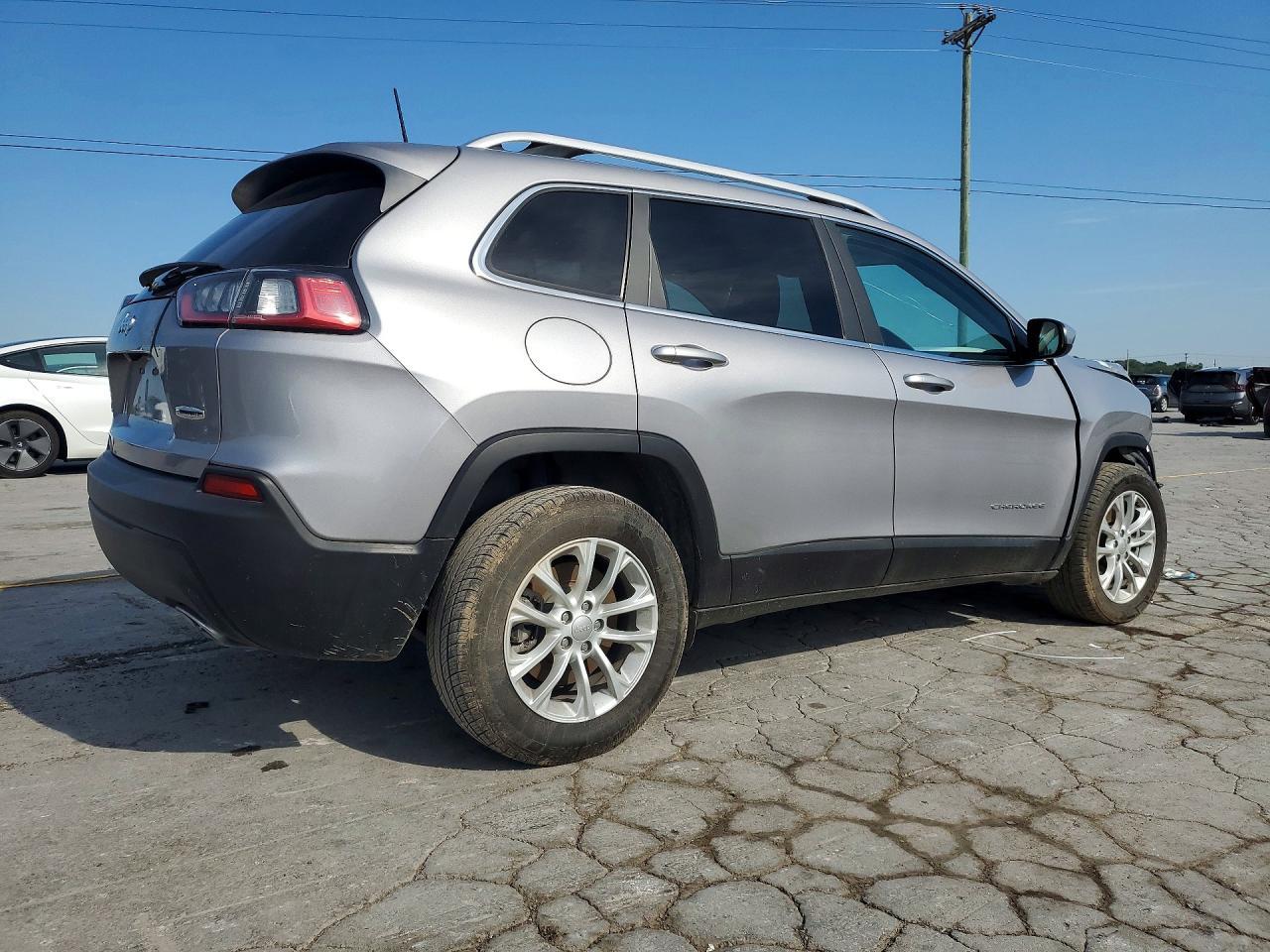 2019 Jeep Cherokee Latitude - Фото 3