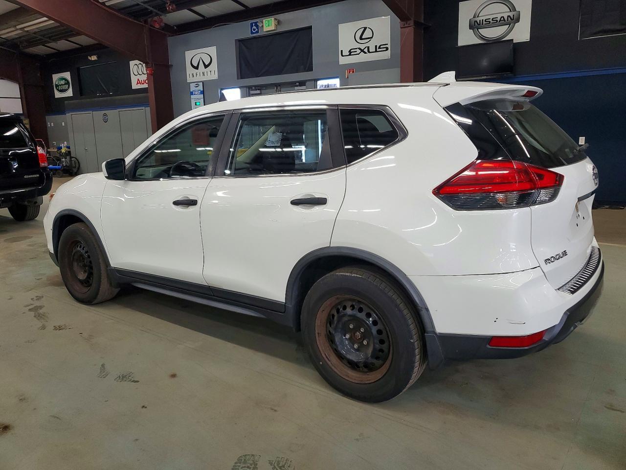 2017 Nissan Rogue S - Фото 2