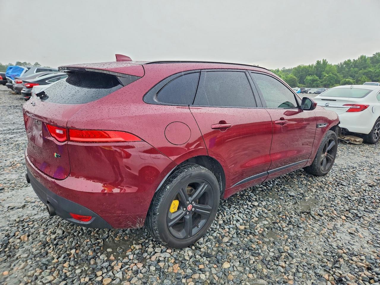 2017 Jaguar F-Pace R - Sport - Image 3
