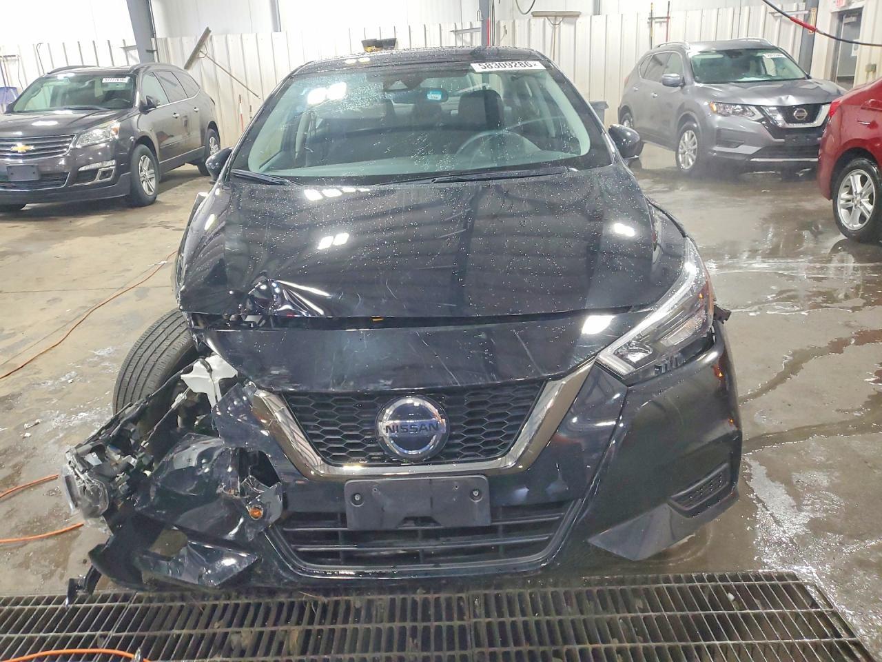 2022 Nissan Versa Sr - Фото 5