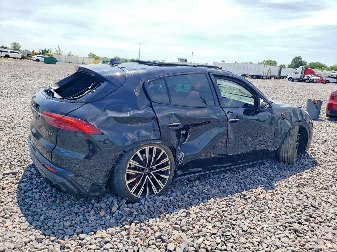 2023 Maserati Grecale Trofeo - Image 3