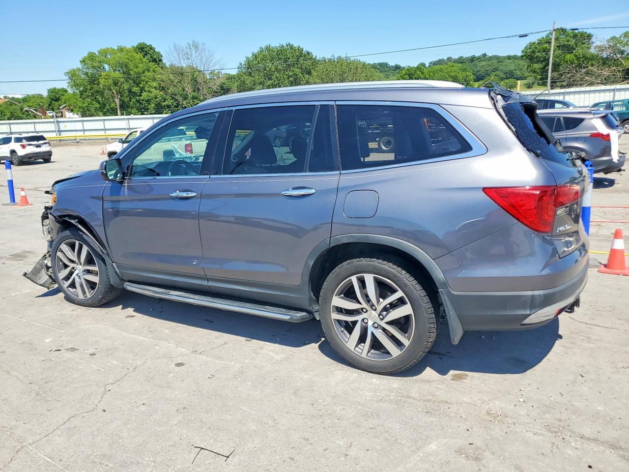 2016 Honda Pilot Elite - Фото 2