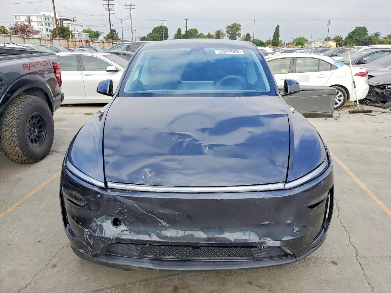 2026 Tesla Model Y - Image 5