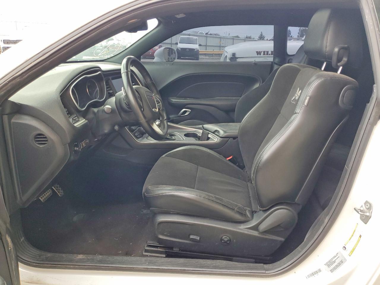 2016 Dodge Challenger R - Image 7