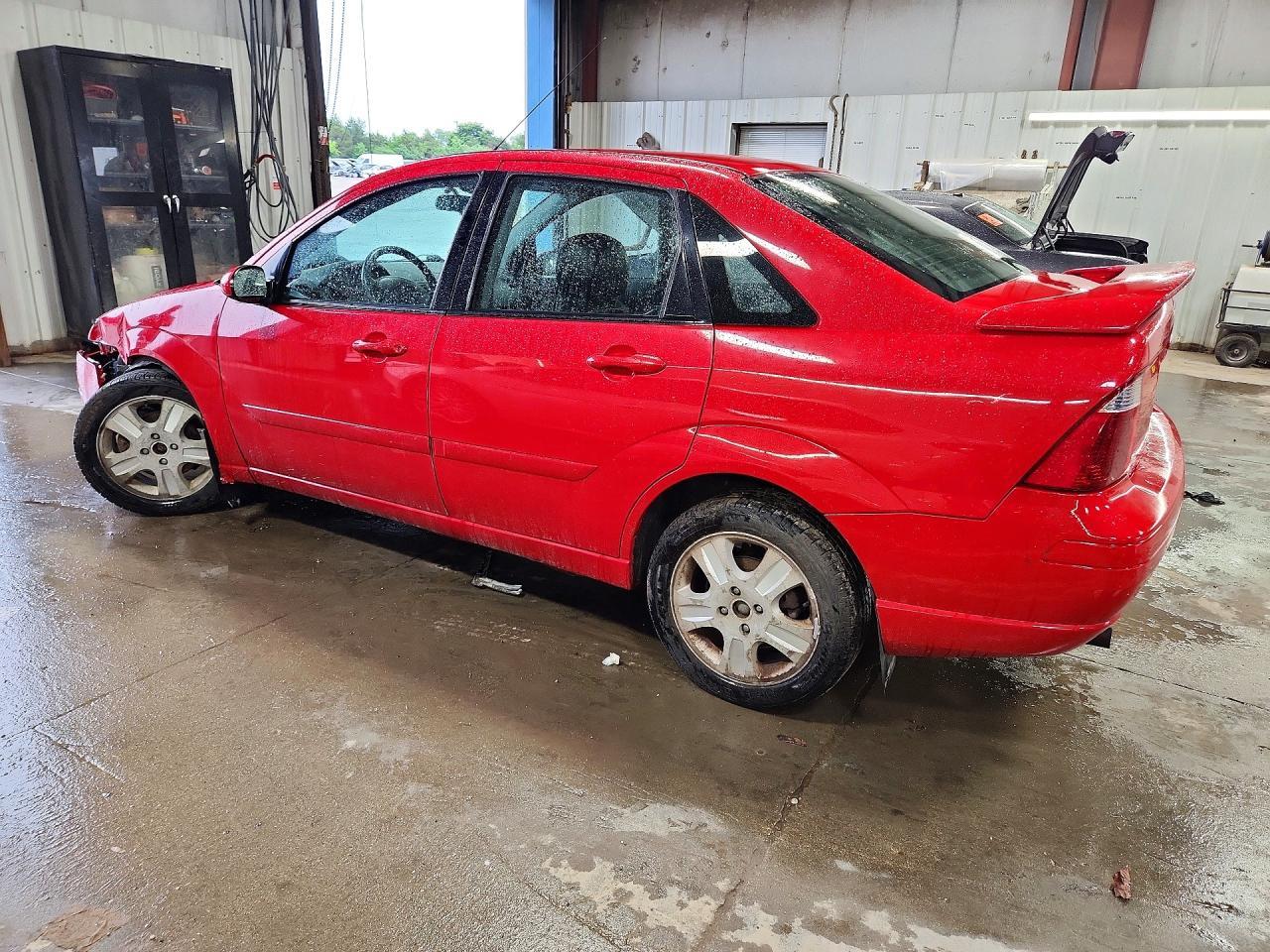 2007 Ford Focus St - Image 2