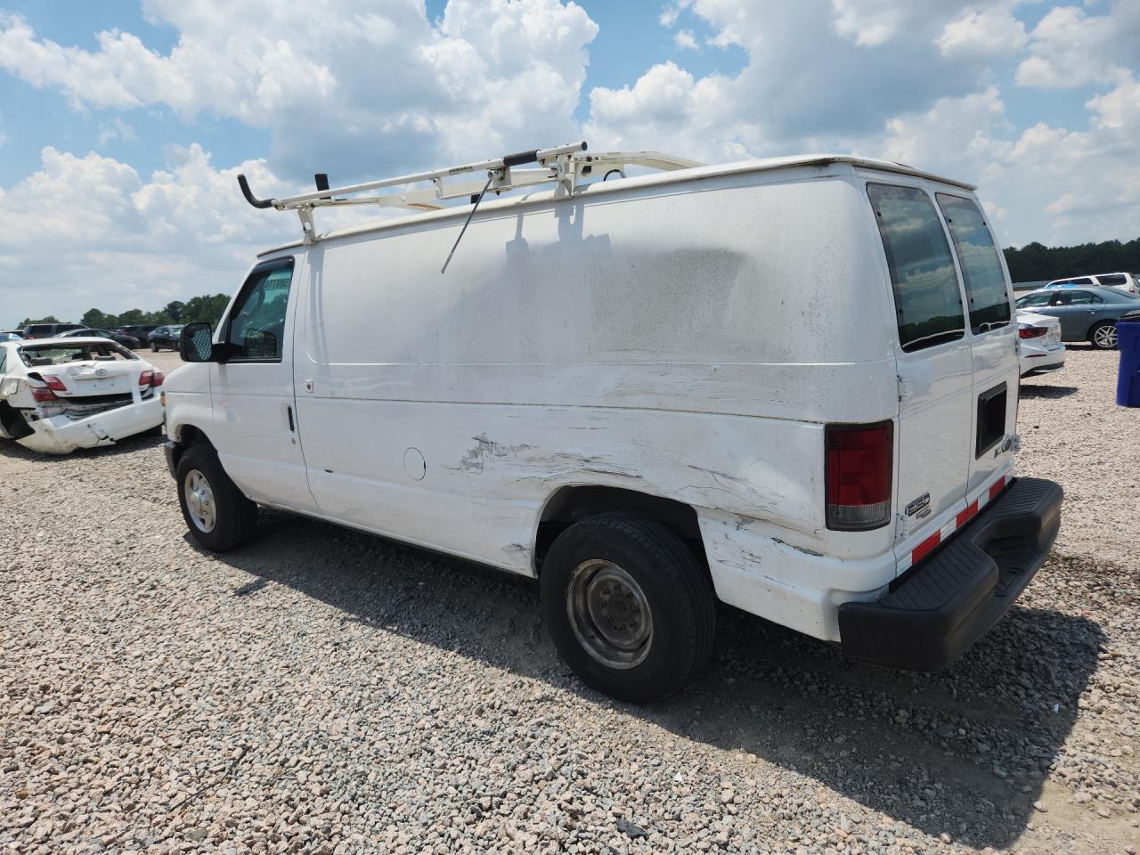 2011 Ford Econoline E150 Van - Фото 2