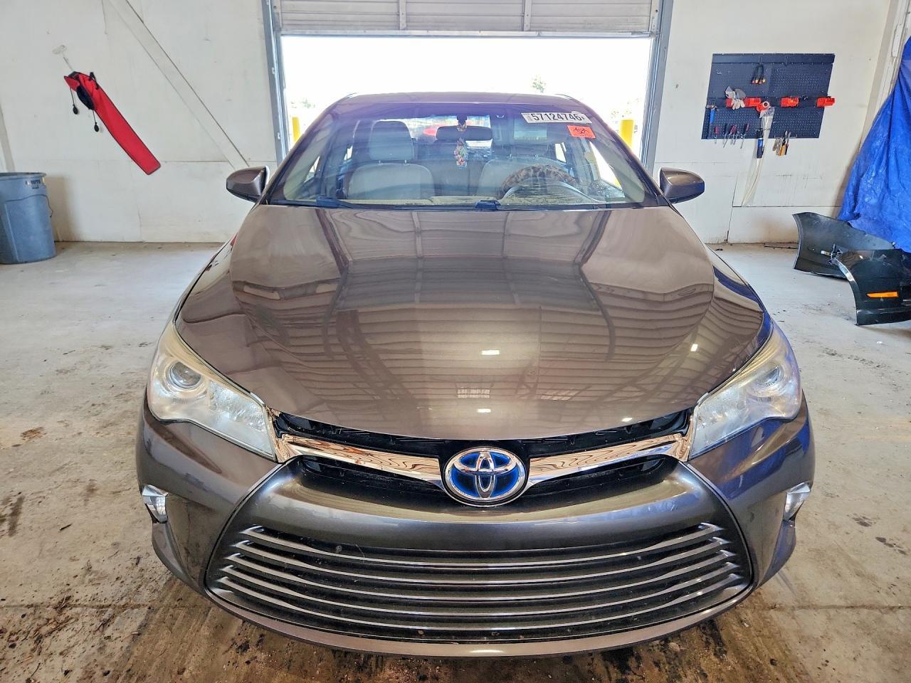 2015 Toyota Camry Le - Image 5
