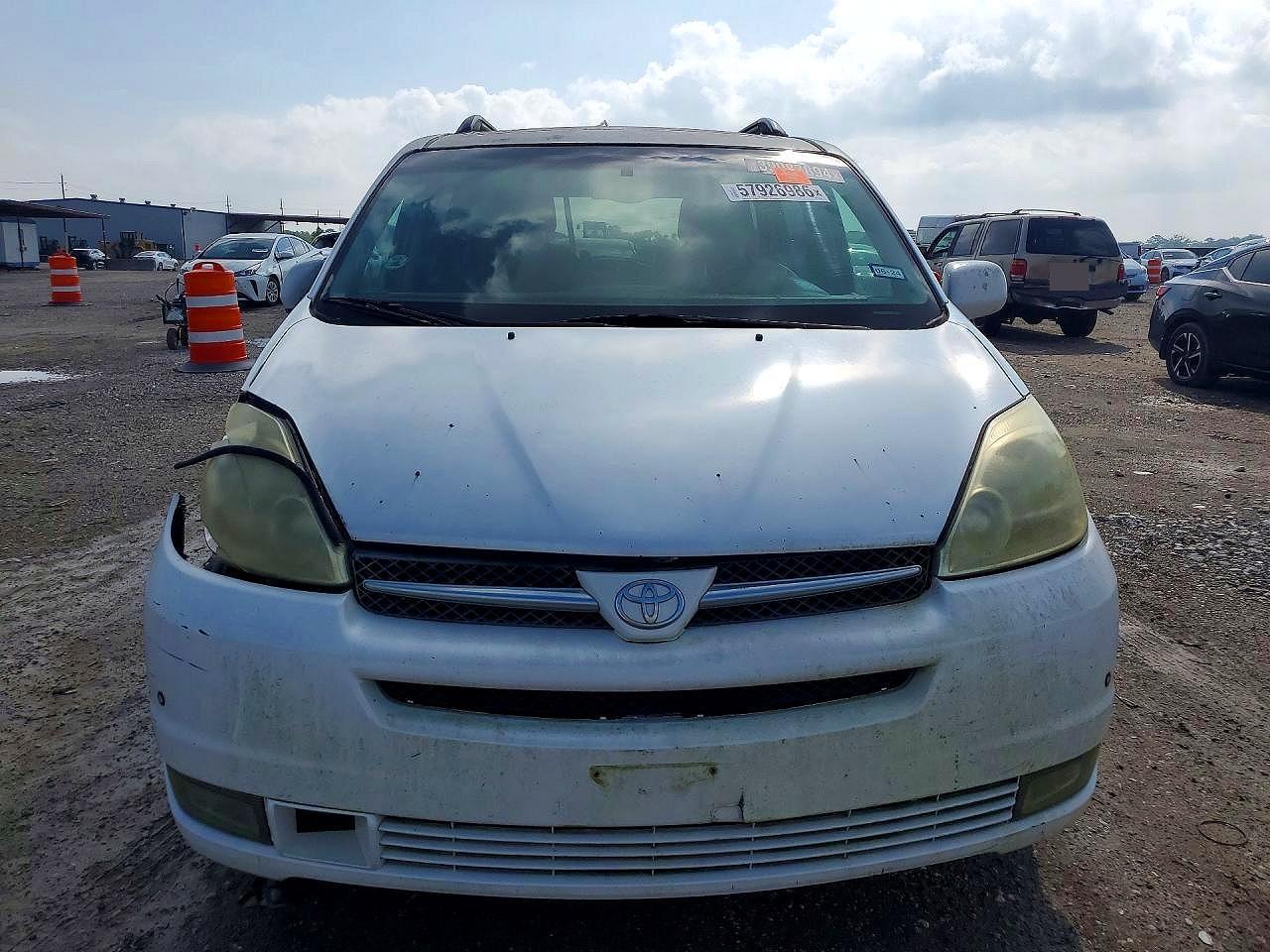 2004 Toyota Sienna Xle Limited 7 Passenger - Image 5