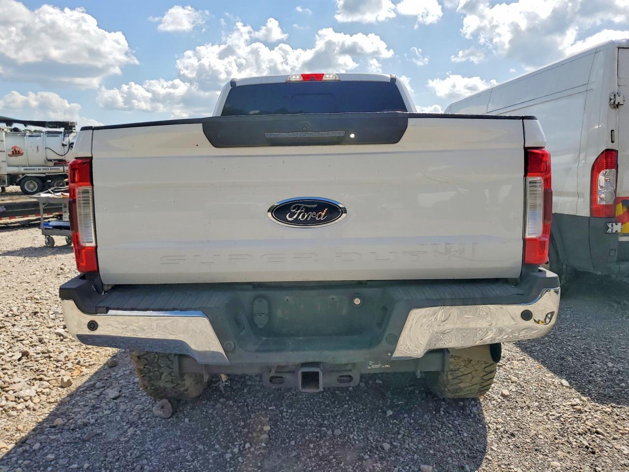 2019 Ford F250 Super Duty - Фото 6