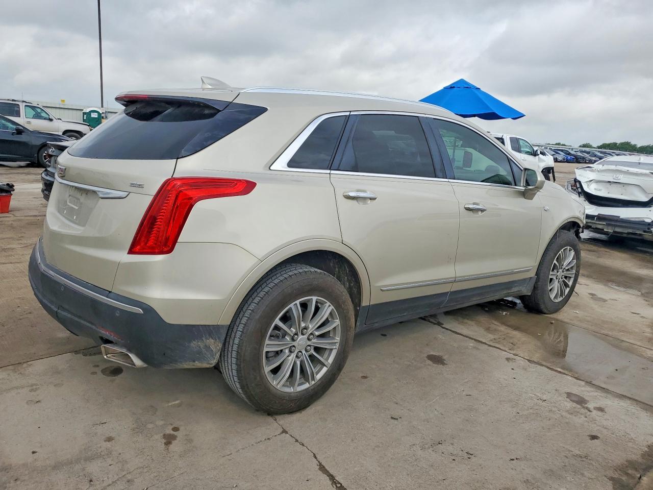 2017 Cadillac Xt5 Luxury - Image 3