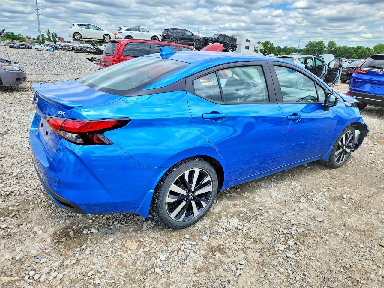 2021 Nissan Versa Sr - Image 3