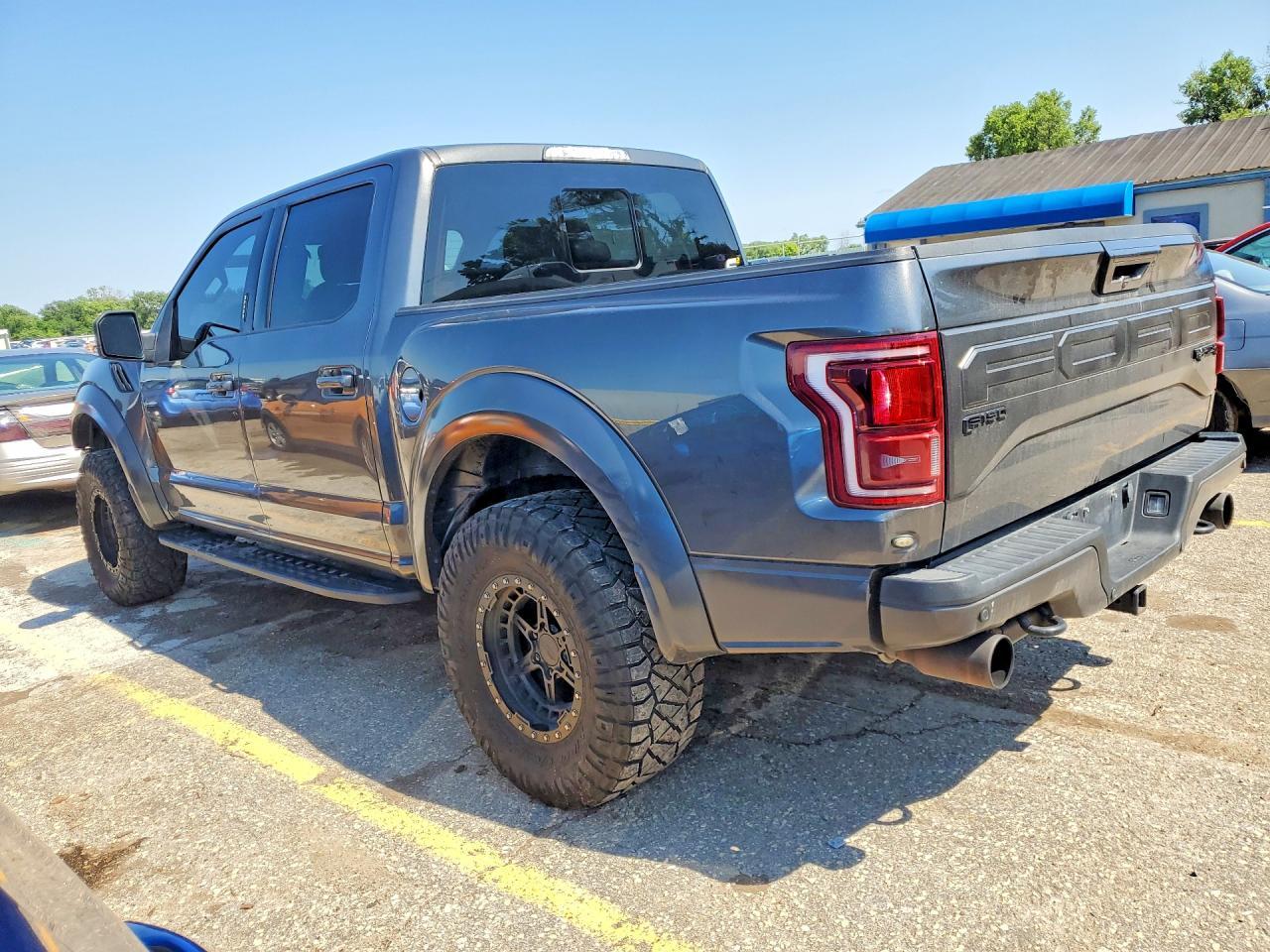 2017 Ford F150 Raptor - Фото 2