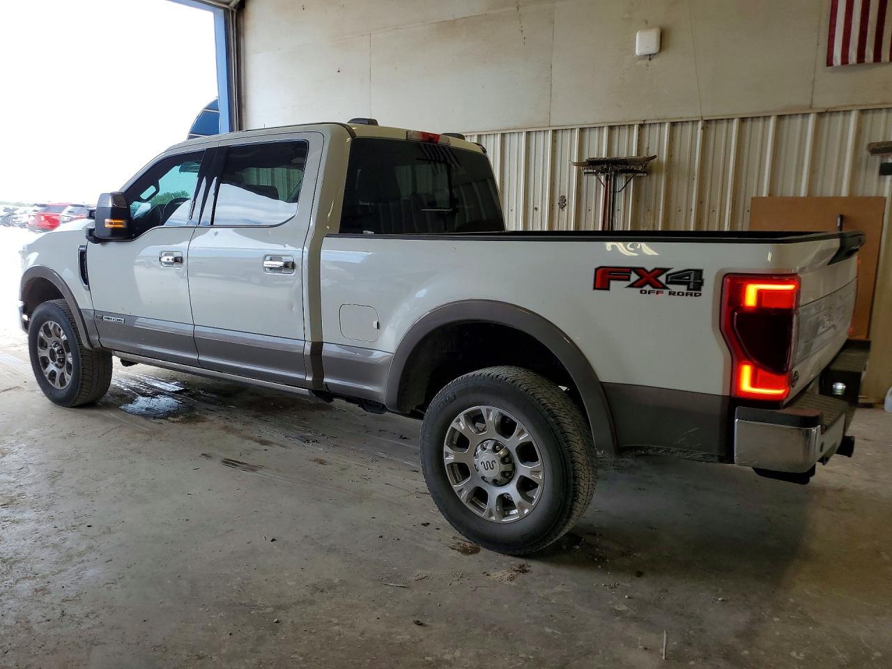 2021 Ford F250 Super Duty - Фото 2