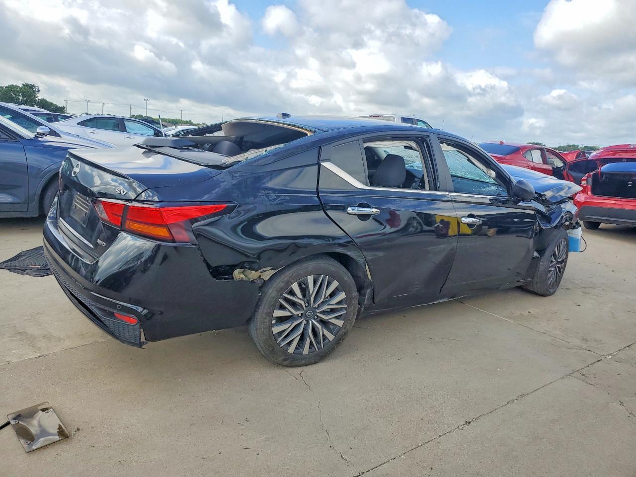 2024 Nissan Altima Sv - Image 3