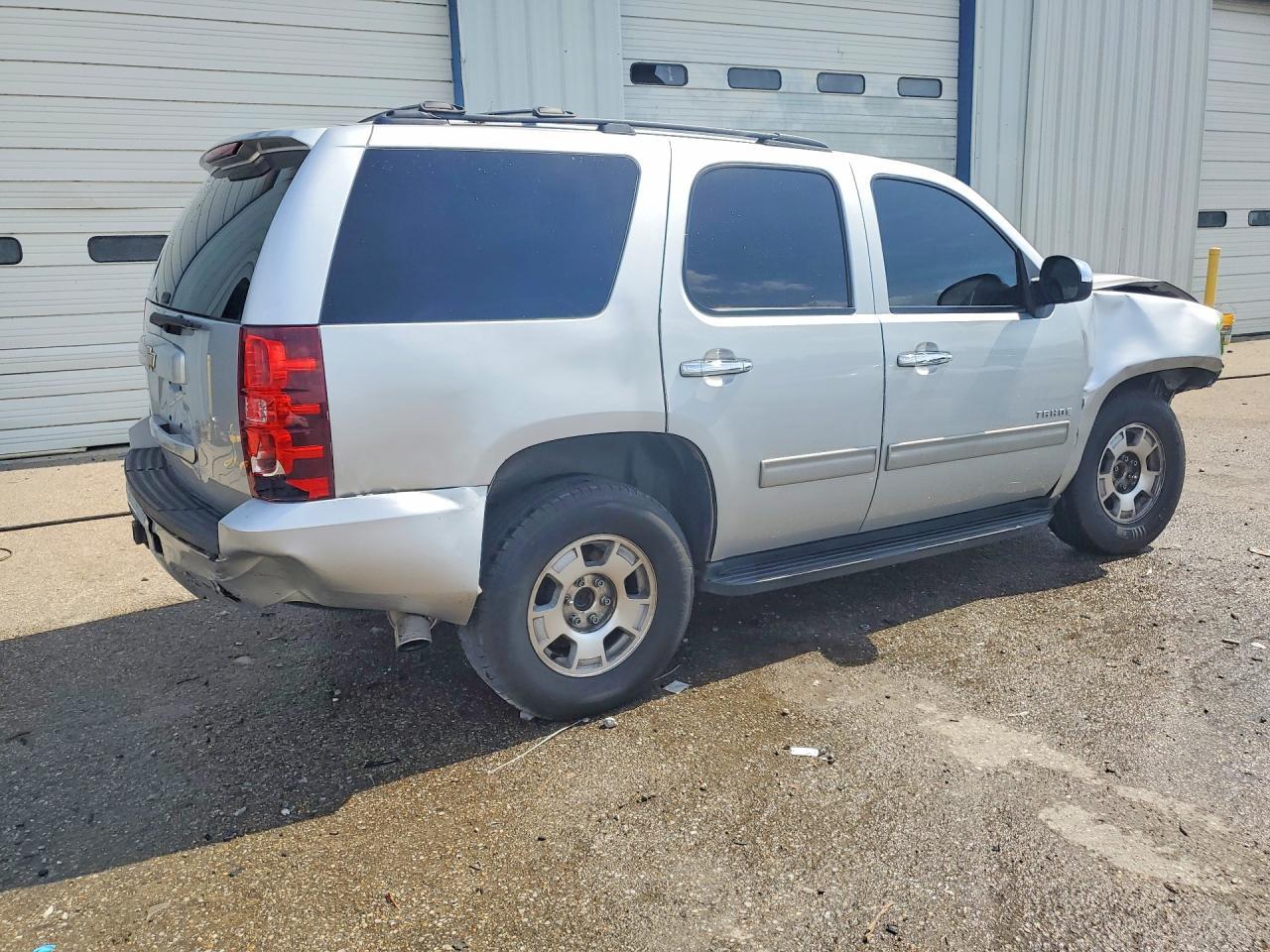 2013 Chevrolet Tahoe C1500 Ls - Фото 3