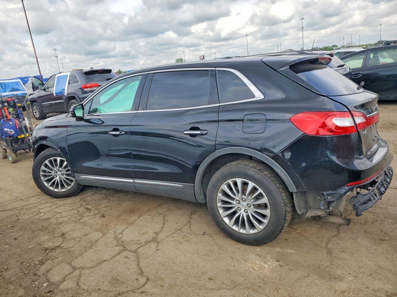 2017 Lincoln Mkx Reserve - Image 2
