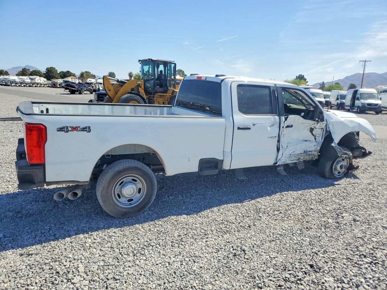 2024 Ford F250 Super Duty - Image 3