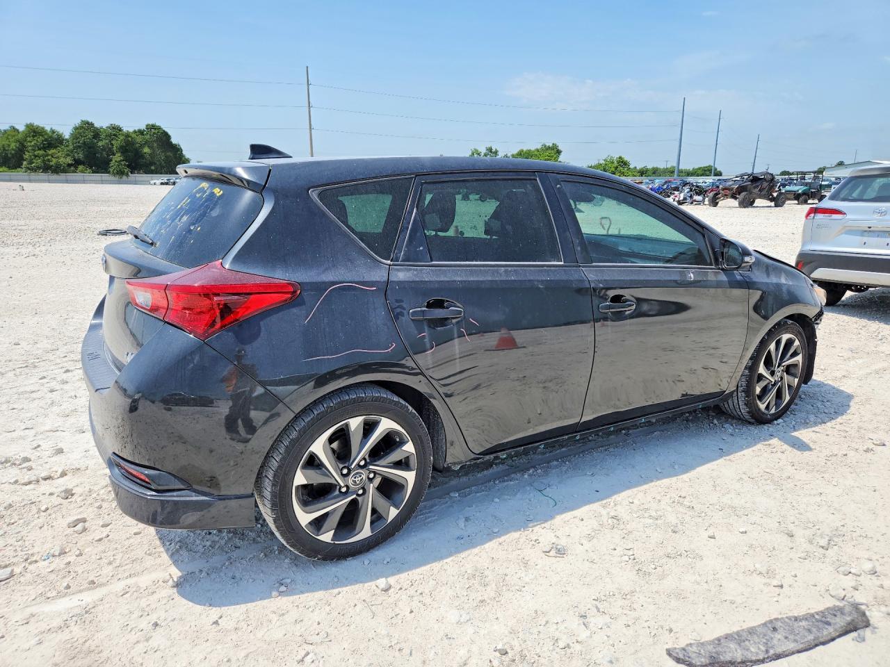 2017 Toyota Corolla Im Base - Фото 3