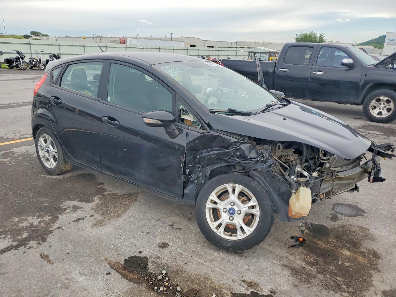 2015 Ford Fiesta Se - Фото 4