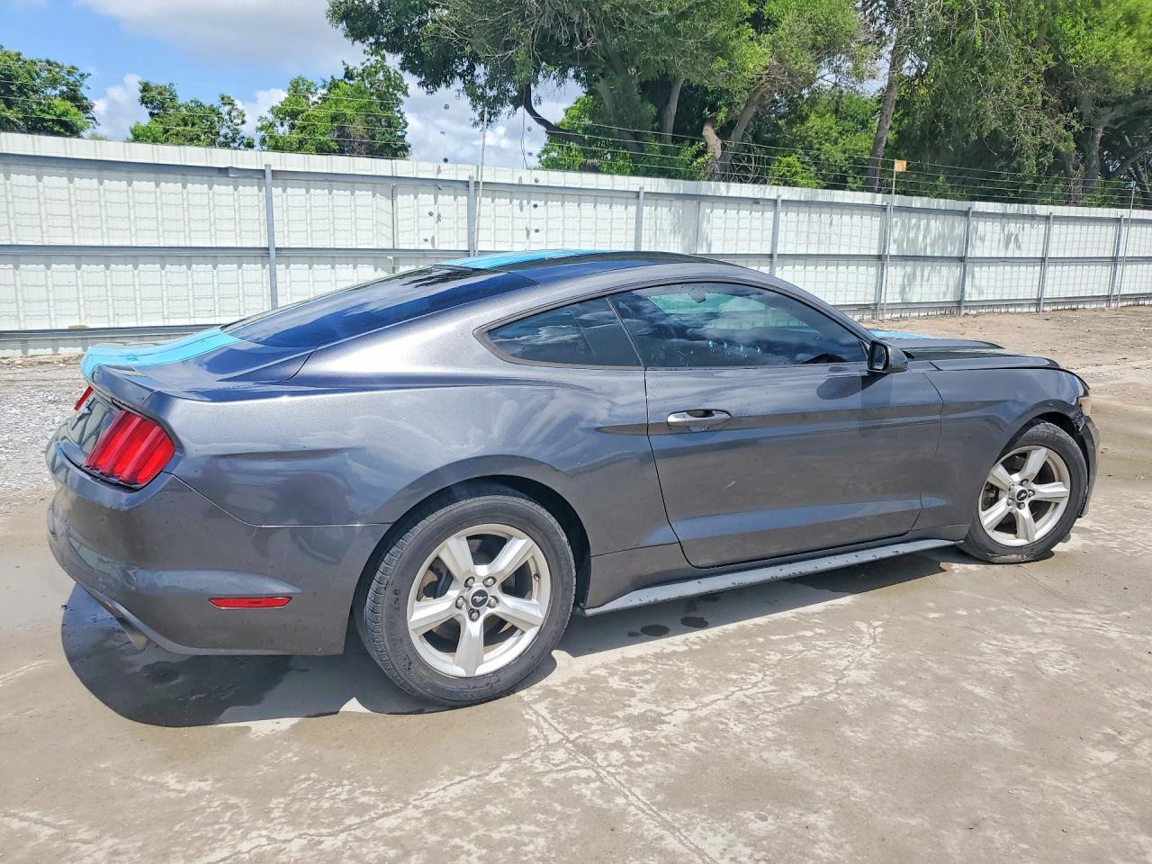 2017 Ford Mustang - Фото 3
