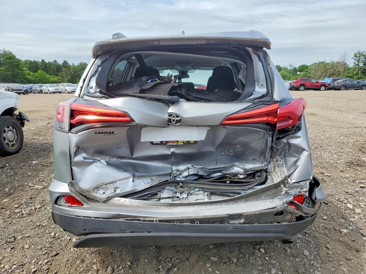 2017 Toyota Rav4 Le - Image 6