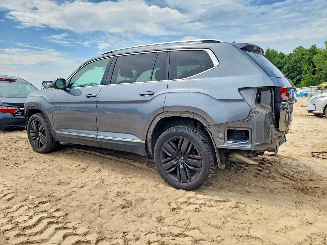 2019 Volkswagen Atlas Sel Premium - Фото 2